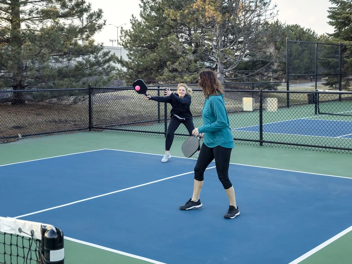 Adapting Your Pickleball Game For Windy Conditions